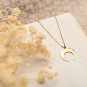 „Tiny Moon” – złota lunula ze stali szlachetnej